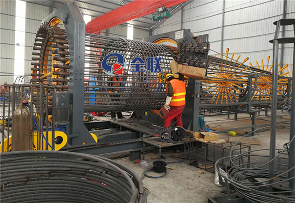 鋼筋籠(lóng)滾焊機 鋼筋籠滾(gun)焊機