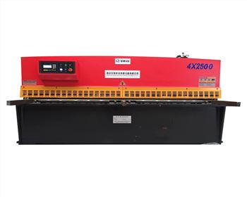 液壓(yā)剪闆機(ji)怎麼減(jian)少後擋(dǎng)料尺寸(cun)的誤差(cha)方法