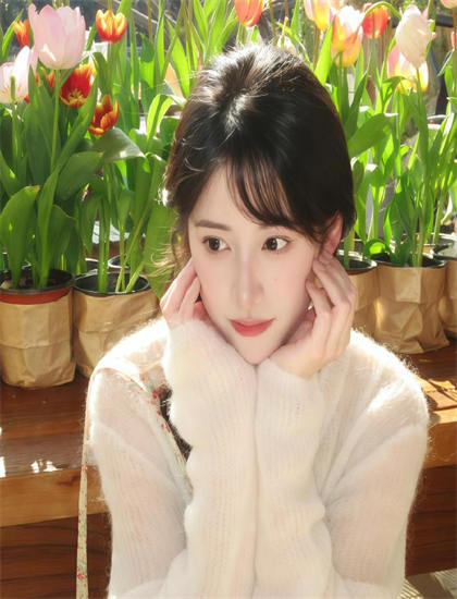 表演艺术《妻子顽皮的诱惑》：探索水下拍摄的设备与技术挑战 感受表演的情感力量